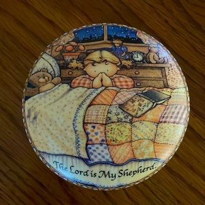 Vintage Retired Suzanne Cruise Jewelry/Trinket Box